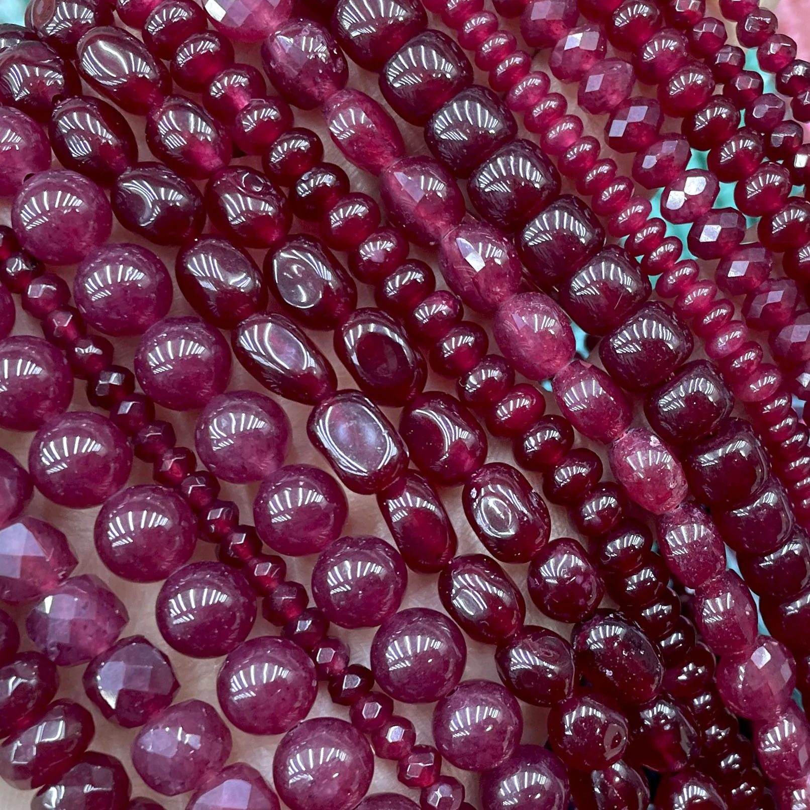 Natural Stone Chalcedony Ruby Red Faceted Square Round Oval Loose Spacer Beads For Jewelry Making Diy Bracelet Accessories