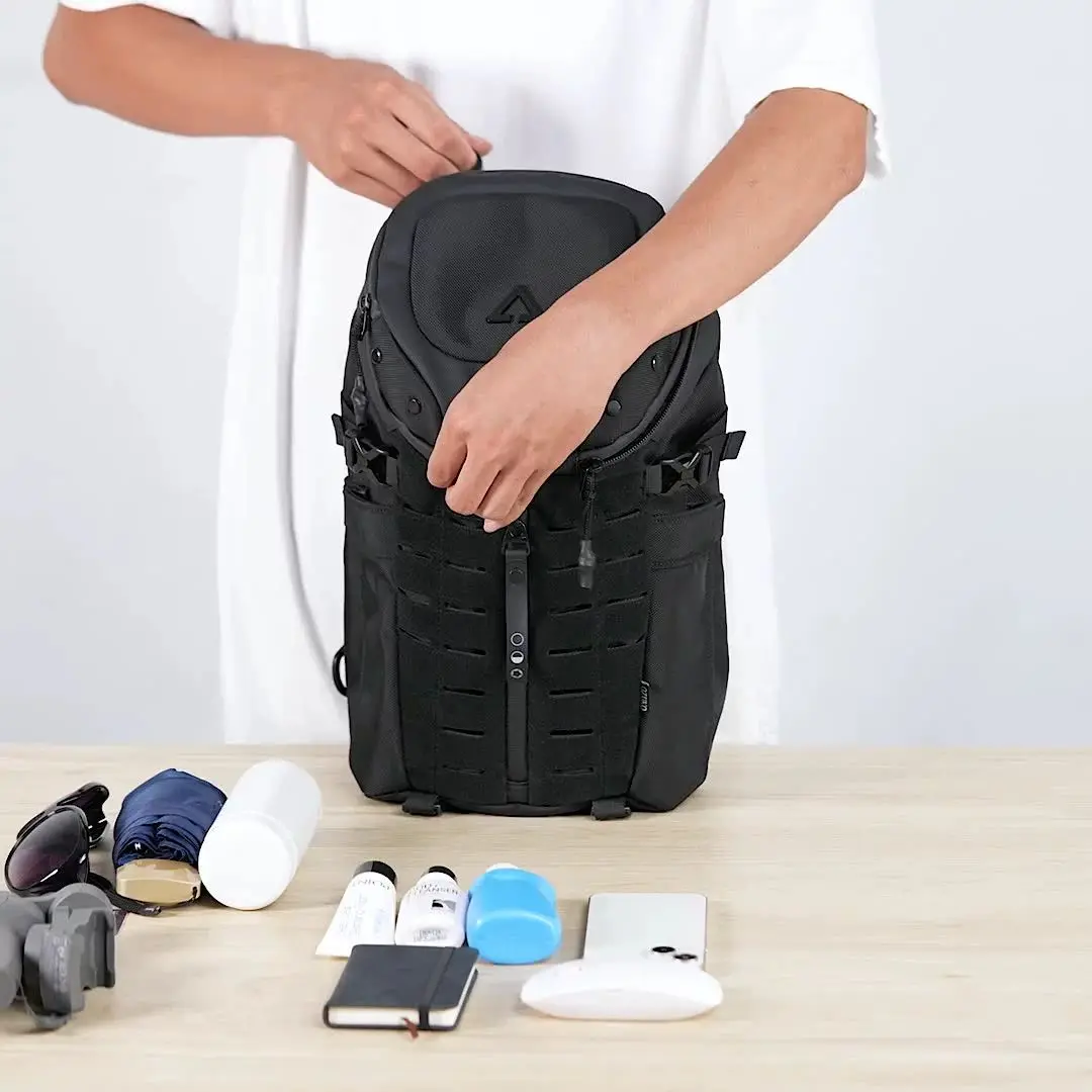 Ozuko-Bolso de pecho para hombre, bandolera impermeable con USB, bandolera de viaje corta antirrobo, bandolera de diseñador a la moda