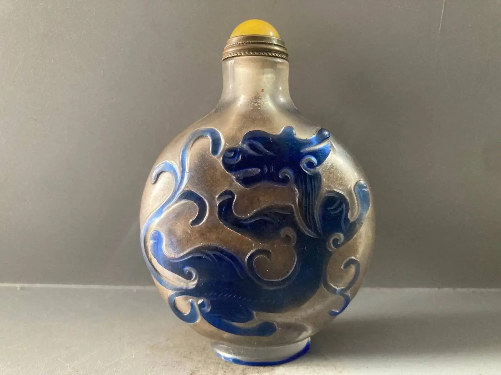 

Collect Old Coloured Glaze Hand Carven Two Sides Dragons Pattern Snuff Bottle