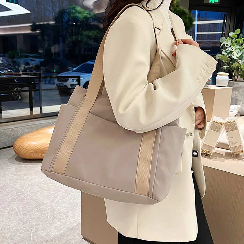 Large Capacity Women\'s Handbag Nylon Shoulder Bag Travel Bag Sports and Leisure Handbag