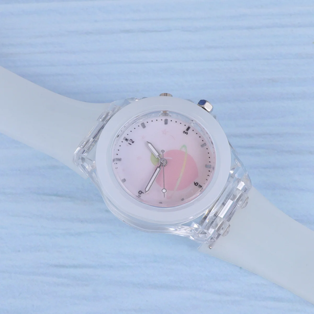 شاهد سوار المعصم المضيء بنمط الخوخ بلون الحلوى في الظلام من أجل متين ومريح وسهل الارتداء