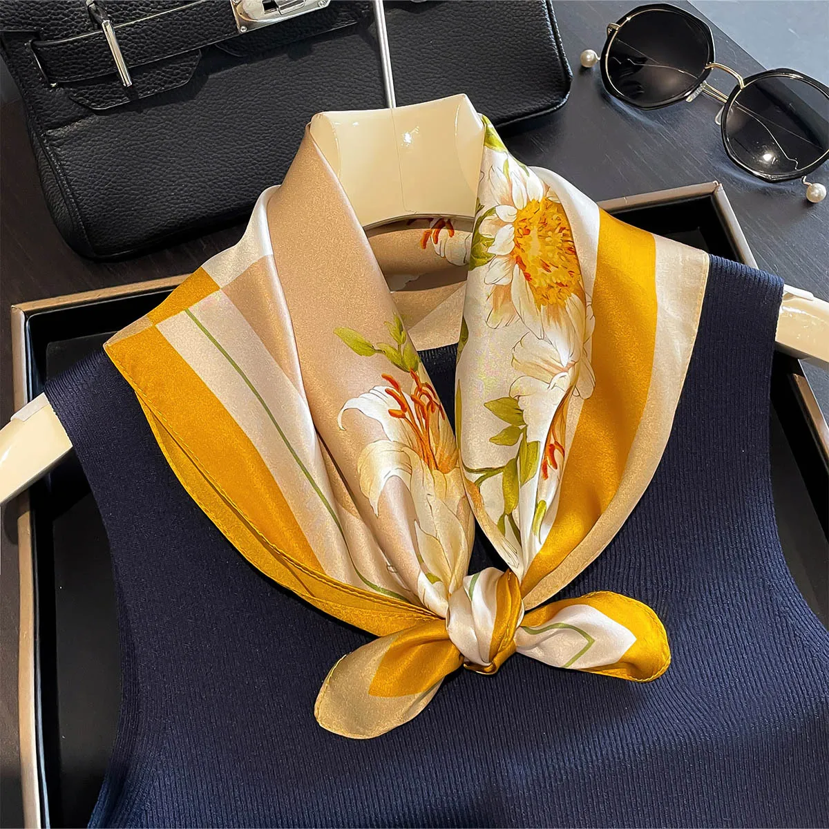Summernew Arrival Small Fresh Age-reducing Silk Scarf Women's Fashioneasiest for Match Decorative Small Scarf Classy Women