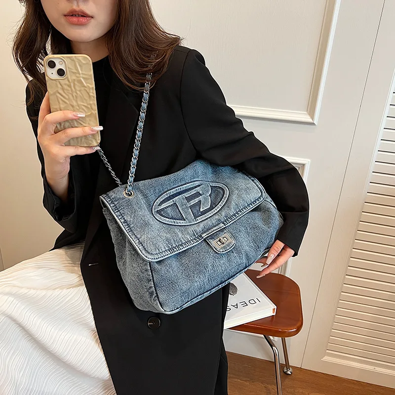 Blue Denim Canvas Large Casual Tote Bag Women\'s Large Capacity Travel Metal Chain Messenger Bag Woman Motorcycle Bag