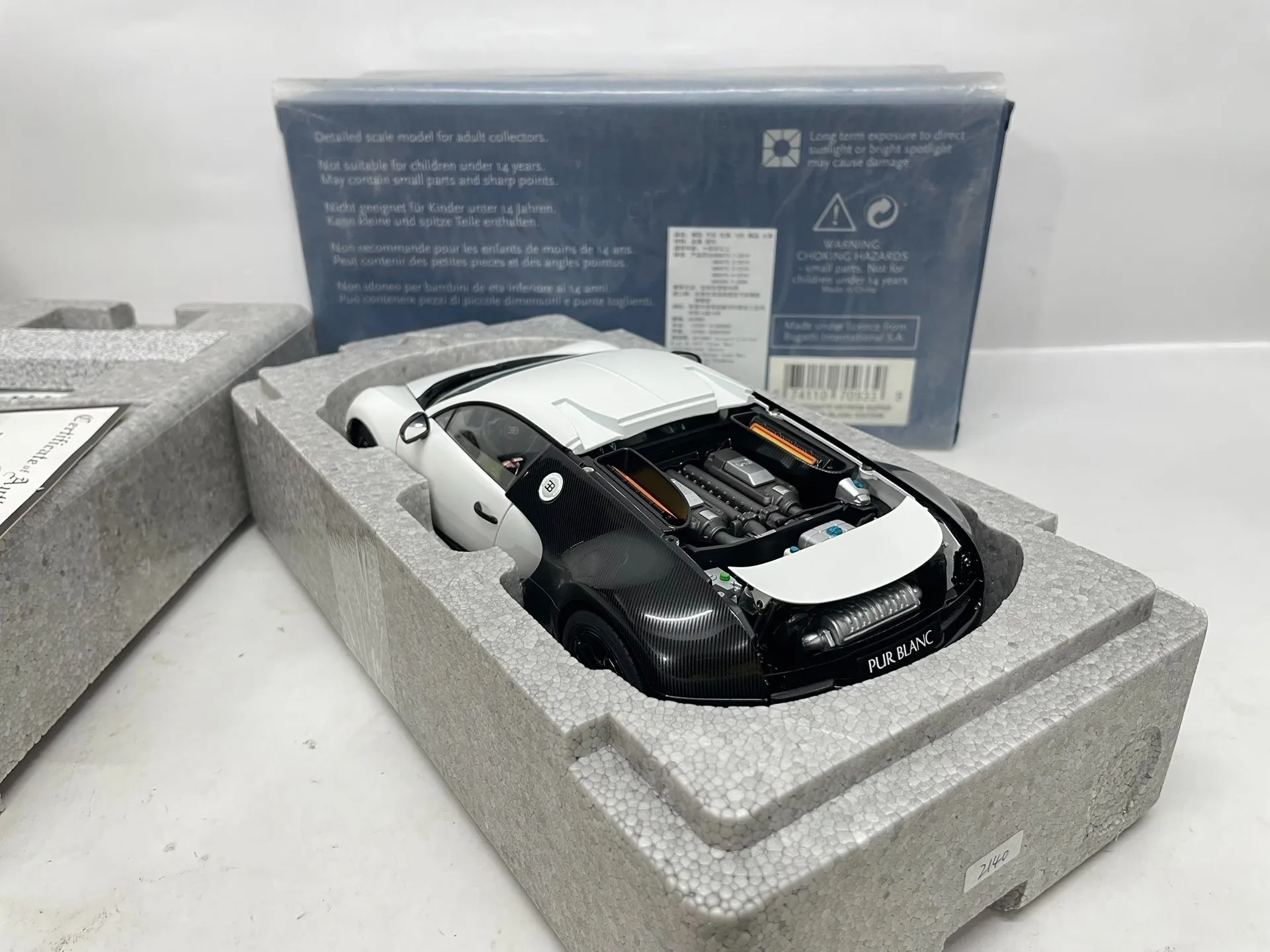 Autoart 1:18 Veyron Super Sport Black White Simulation Limited Edition All Open Alloy Metal Static Car Model Toy Gift