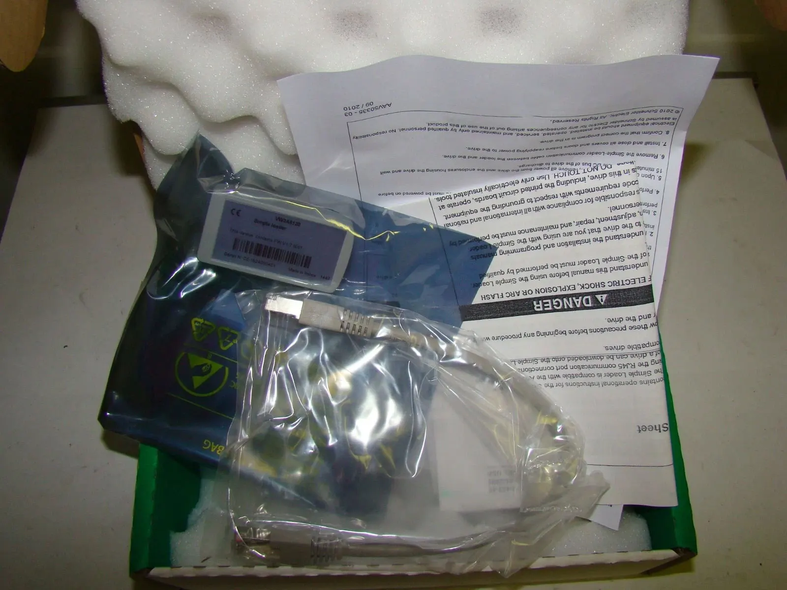 

Совершенно новый VW3A8120 VW3A8121 Гарантия один год