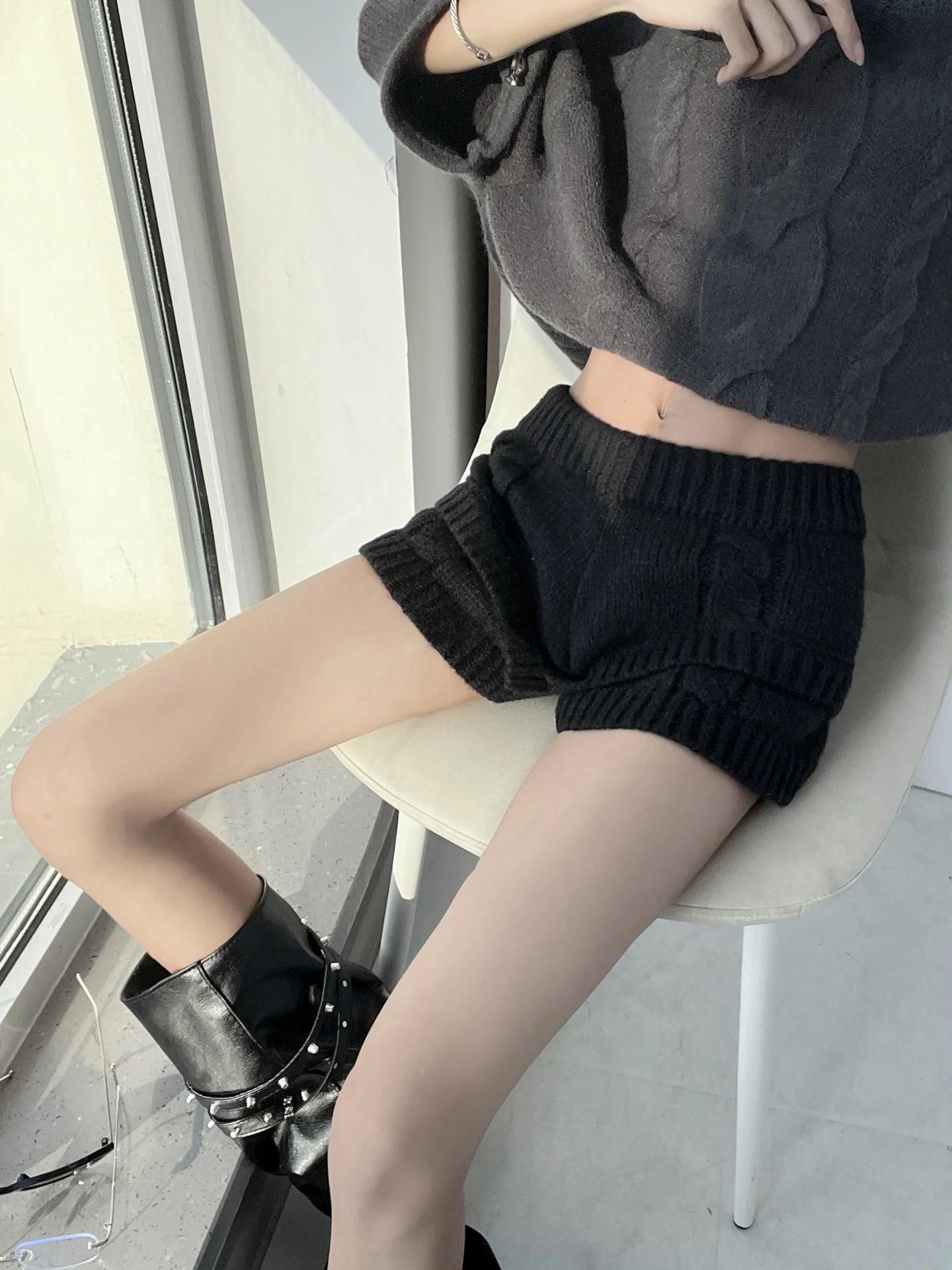 Sexy American Knitted Floral Pattern Shorts Women's Low Waist Cuffed Casual Bottoms Polyester Fiber mid Stretch Cotton Village