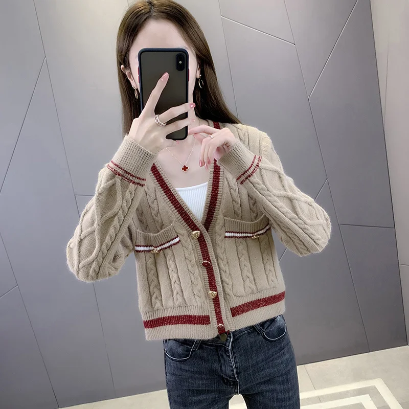 2024 New Autumn Fashion maglione corto Cardigan temperamento da donna con scollo a v Twist cappotto lavorato a maglia Top lavorato a maglia alla moda