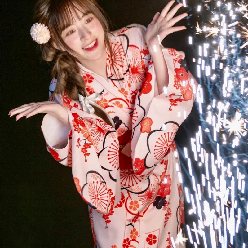 

Retro Japanese Kimono Woman with Red Obi Floral Print Yukata Haori Long Robe Stage Show Cosplay Costume Photography Dress