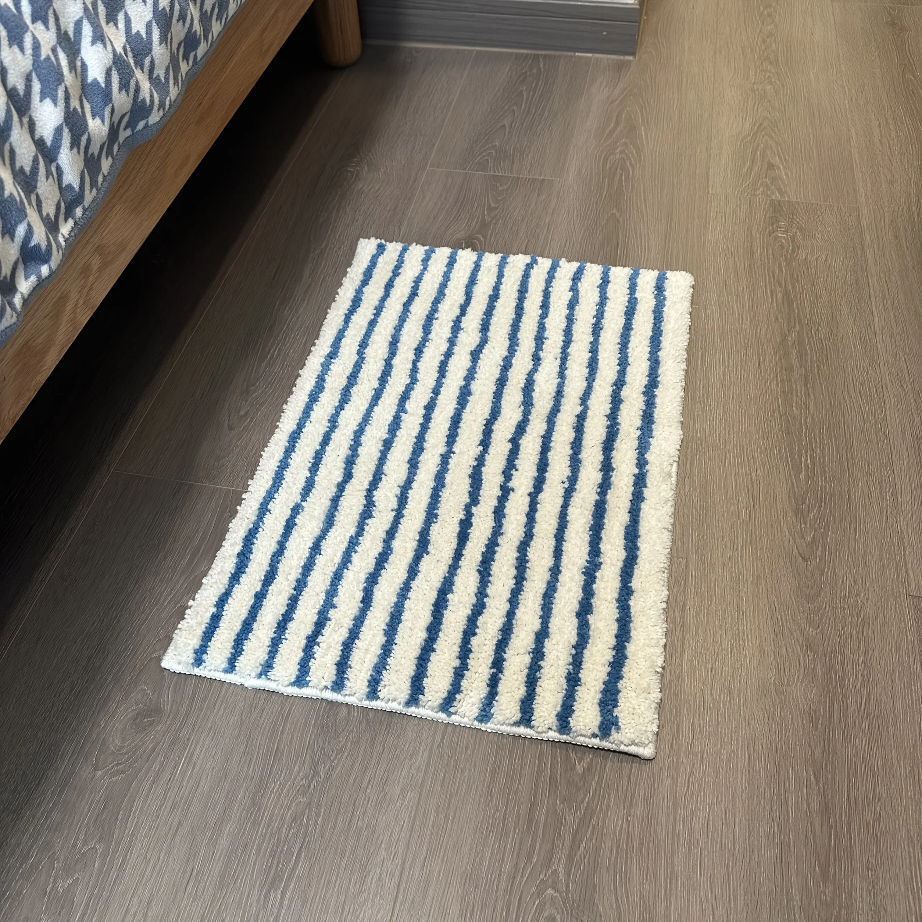 Soft Stripe Geometric Mats household Bathroom Rug Carpet Entrance Floor Anti Slip Pad Aesthetic Plush floor mats Home Room decor