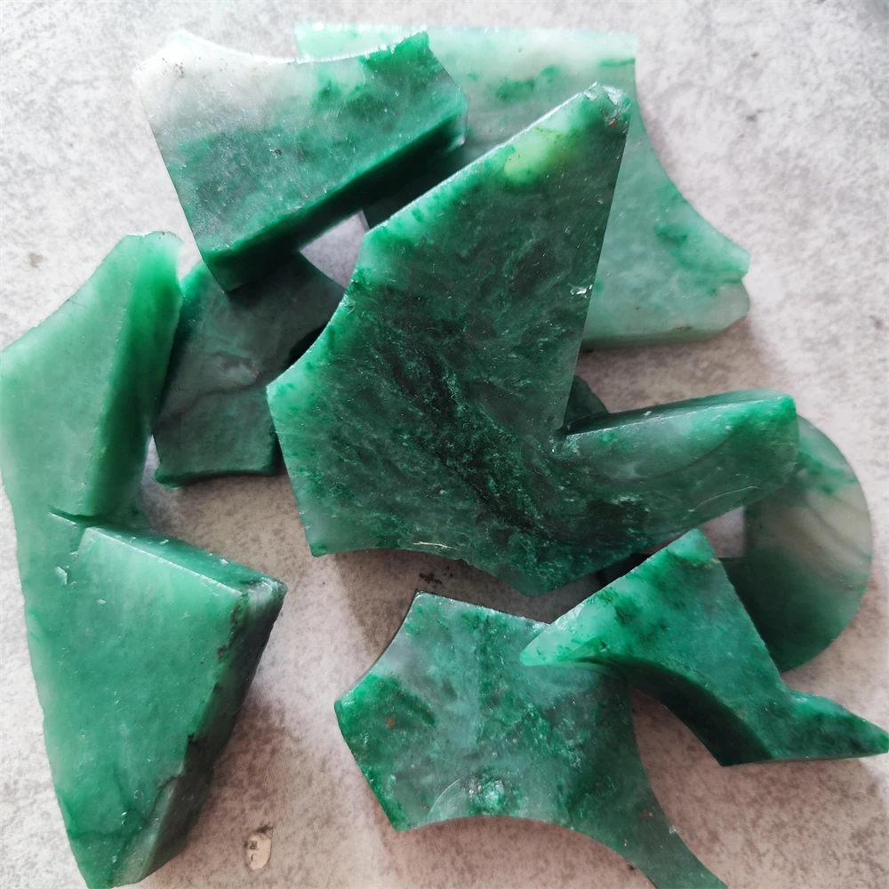 Natural African Jade Jadeite Substitute Jade Green Quartzite Dulong Jade Stone for Jewelry Making Mineral Specimens Home Decor