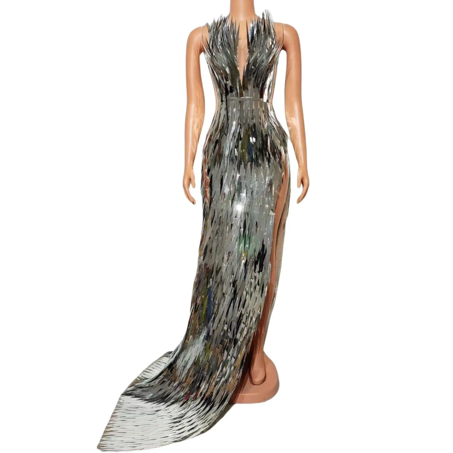 ชุดราตรีงานกาล่า ชุดแสดง ชุดหรูหราสำหรับงานปาร์ตี้ ชุดเดรสทรงเข้ารูปประดับเลื่อมสีเงิน ผ่าสูง ชุดราตรีสำหรับงานเลี้ยง ชุดแสดง