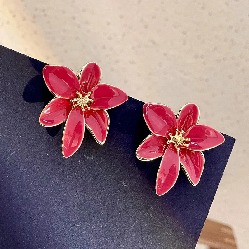 Metal Flower Drops Oil Earrings European American Style Personality Fashion Stud Earrings Ms Girl Travel Wedding Accessories