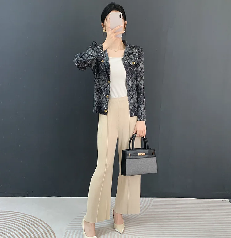 Pleated Denim Jacket 2025 Autumn/winter New Item Lapel Single Multi Button Cardigan Versatile Slimming Fashion Female Clothing