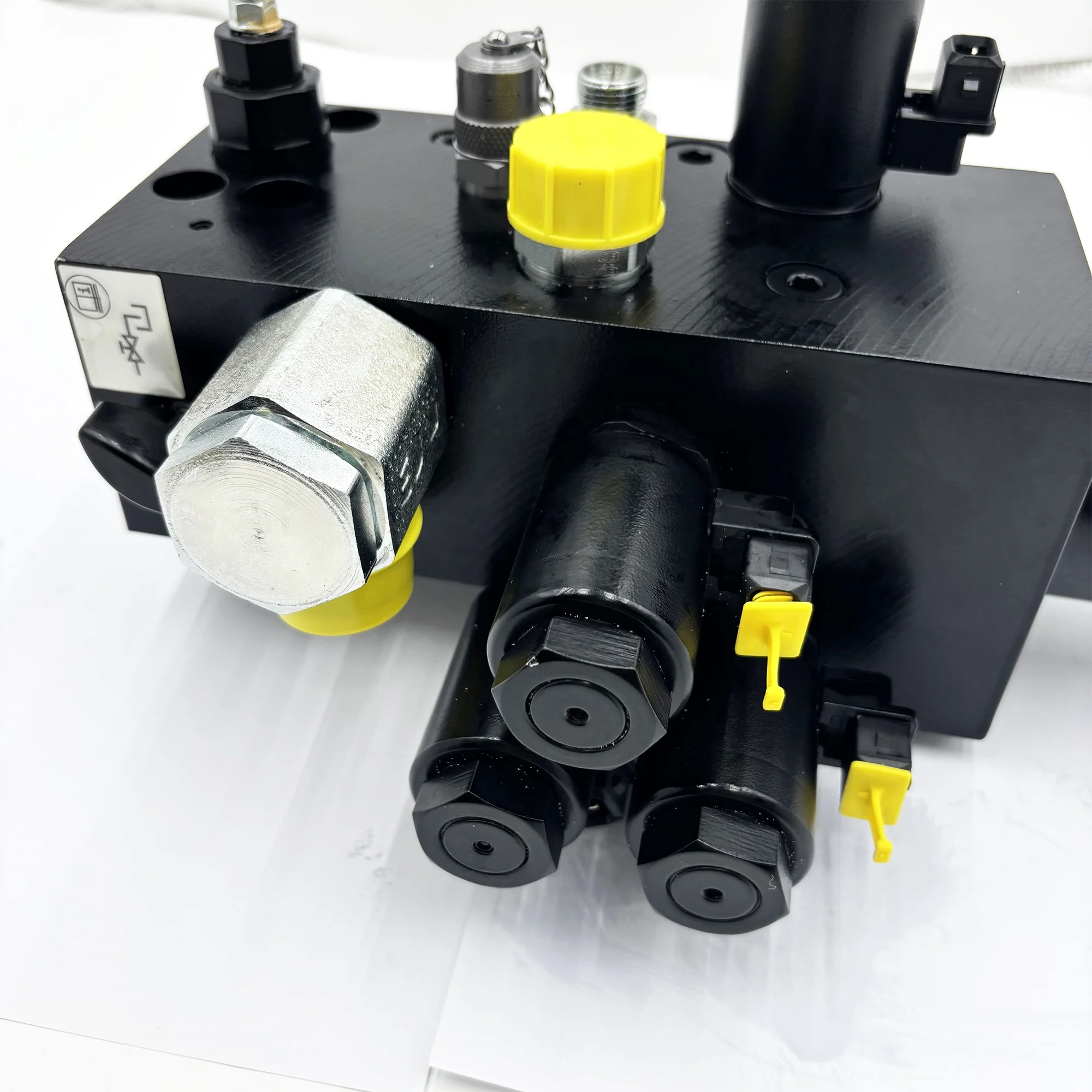 8431755 Multi-way Valve, Part No.50234405700, Fits Linde K011/5222 Forklift Spare Parts