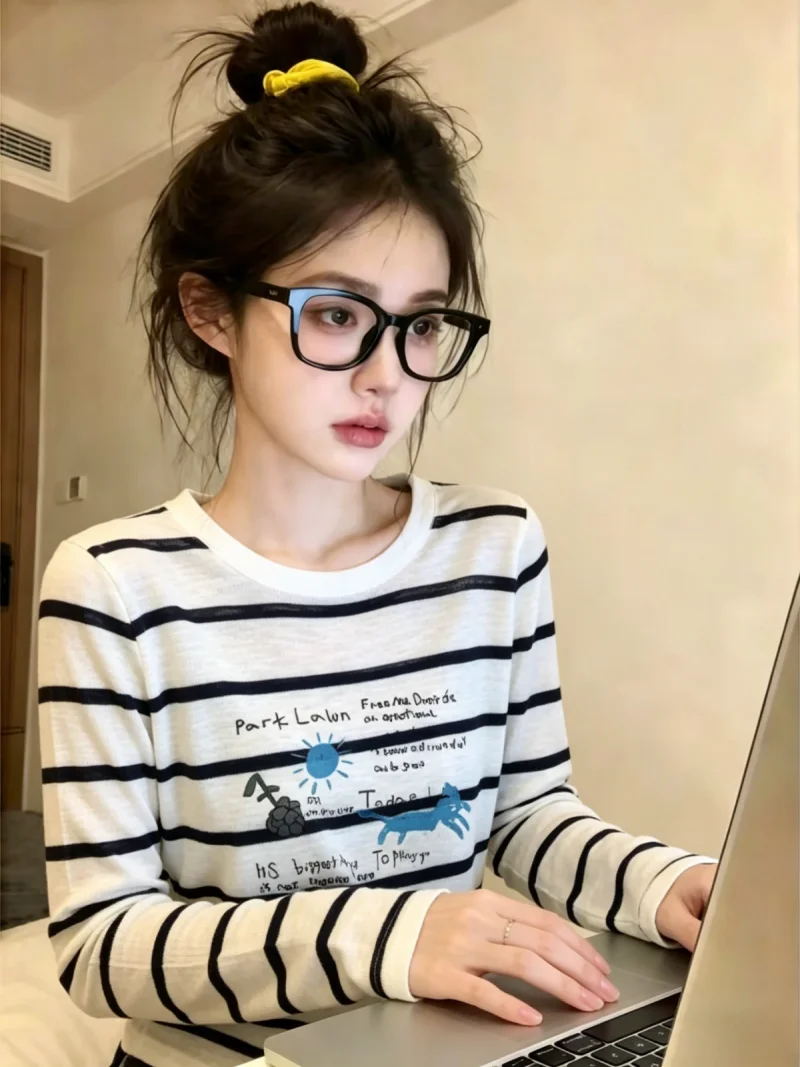 

Summer New Women's Long Sleeve T-Shirt Cartoon Letter Print Stripes Self-Keeping Style Korean Version Straight Cut Sunscreen Top