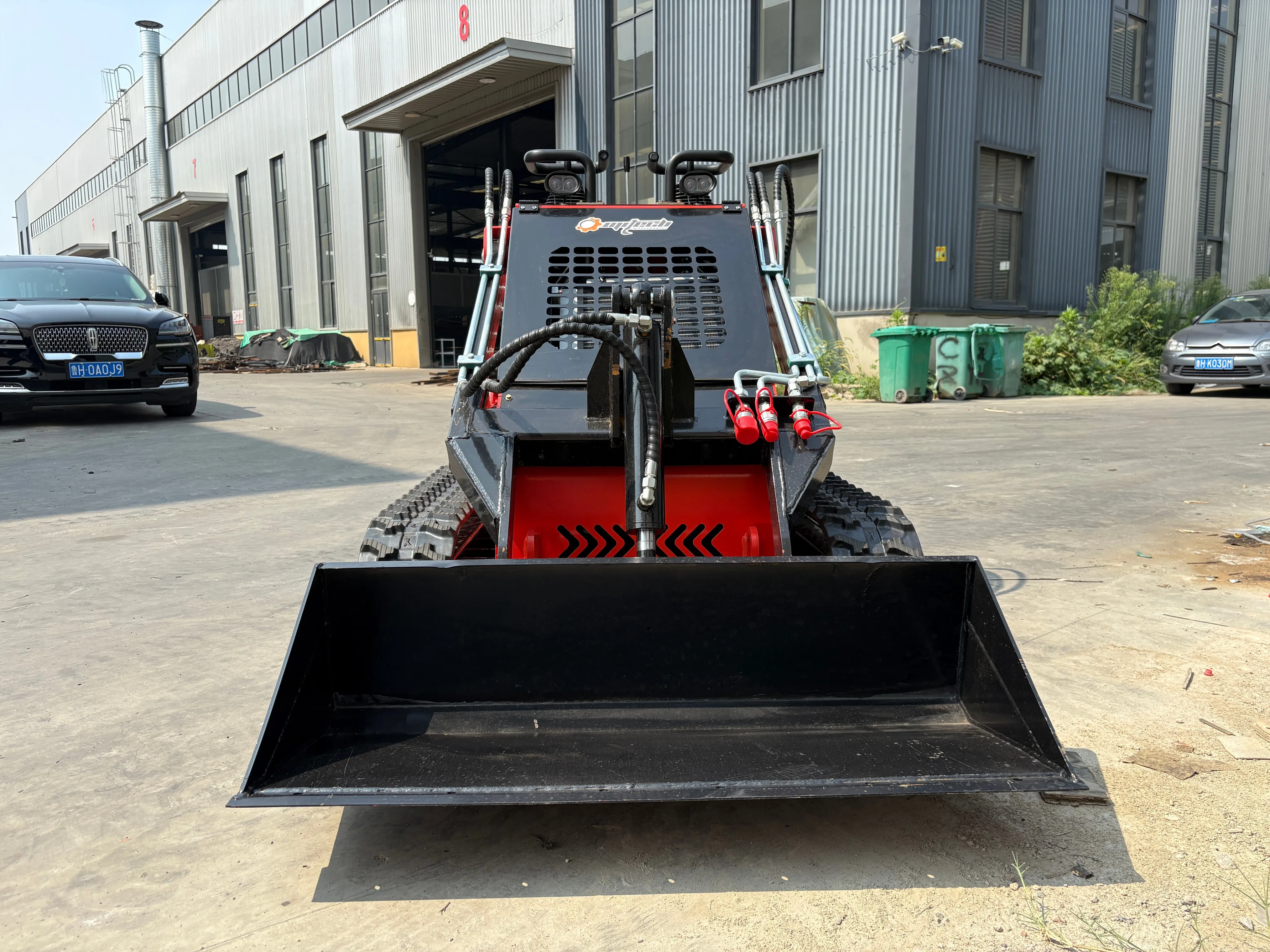 جرافة انزلاقية OMI-H200 عالية الأداء، مخصصة. يلتقي EPA Euro 5 - شحن سريع! بأسعار معقولة للغاية