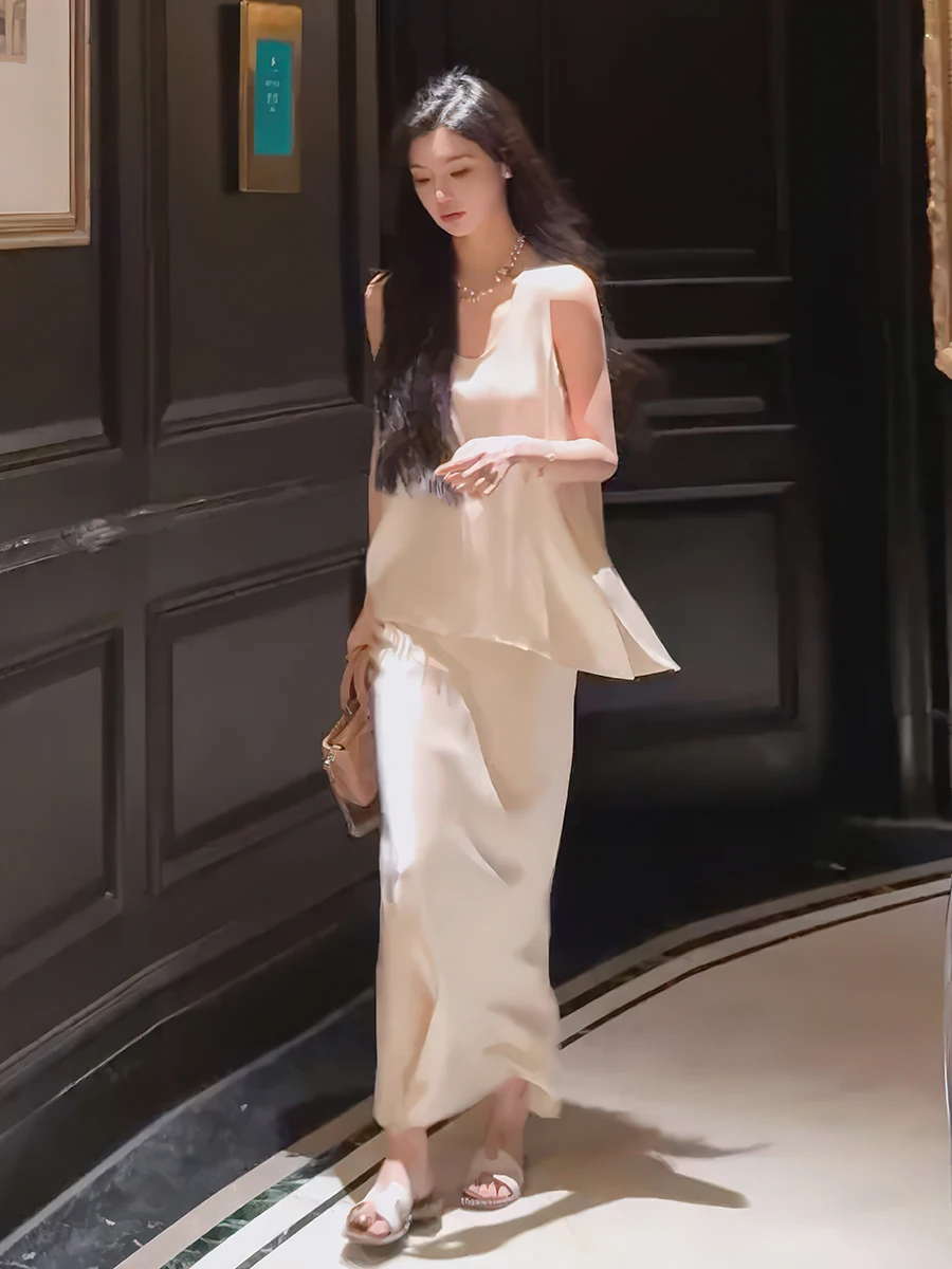 Estate 2025 Trendy Acetato Raso Svel Top dimagrante e gonna f Set in due pezzi per donna V-Ne Suite Marchio cinese