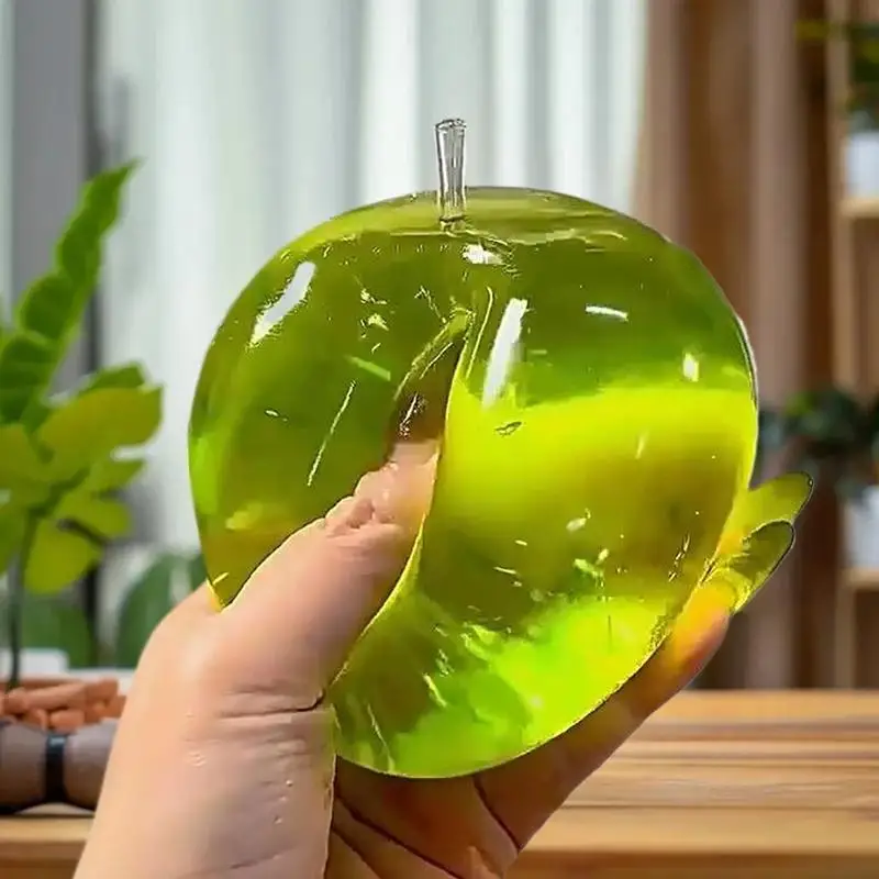 この緑リンゴのスクイーズ玩具でストレスや怒りを解消しましょう。友達への効果的なフィジェットアイテムです。