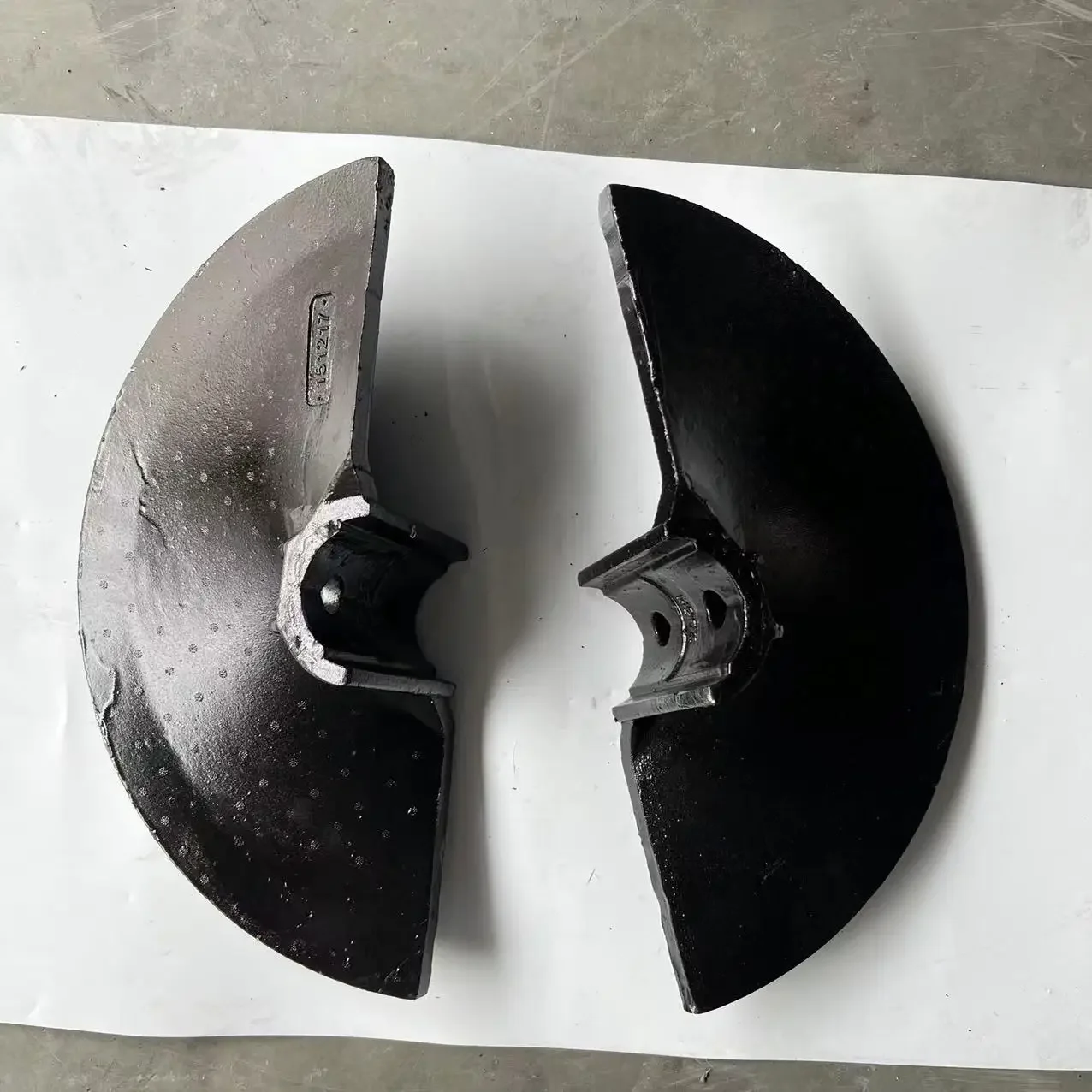 Fournisseur chinois S2100-2 pavée PN.4606302055/4606302056 lame de tarière droite et gauche