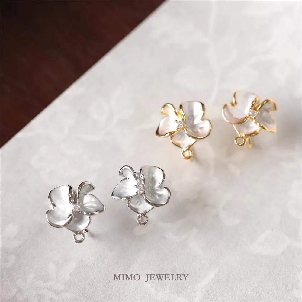 

Copper-plated Real Gold, Fresh Wind Symmetrical Little White Flower Stud Earrings, Earclips DIY Handmade Charm Accessories E040