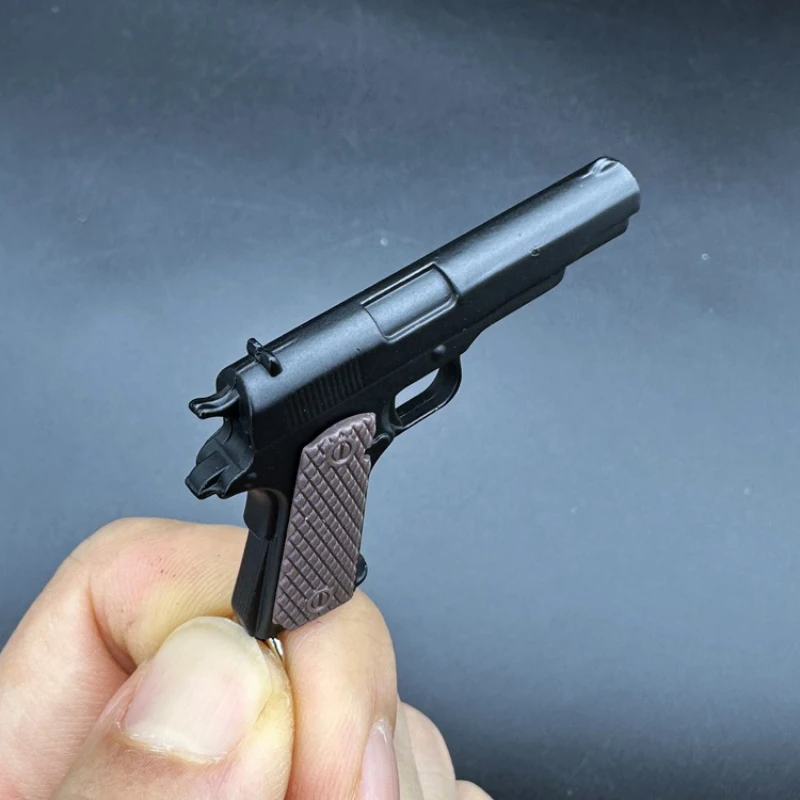 Mini m92f M1911 Small Gun, Metal Keychain, Creative Pendant Simulation Pistol Model