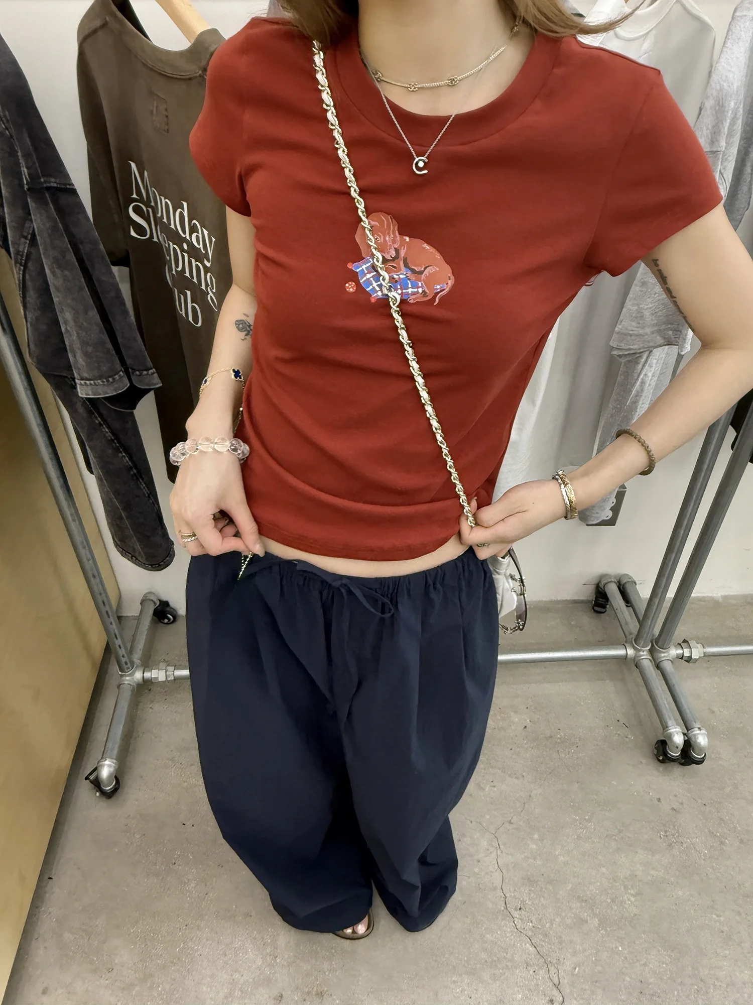 

LelyMooch Ретро с принтом колбасы и собаки, облегающая эластичная красная футболка ort Sve Base, женский повседневный топ из смеси хлопка