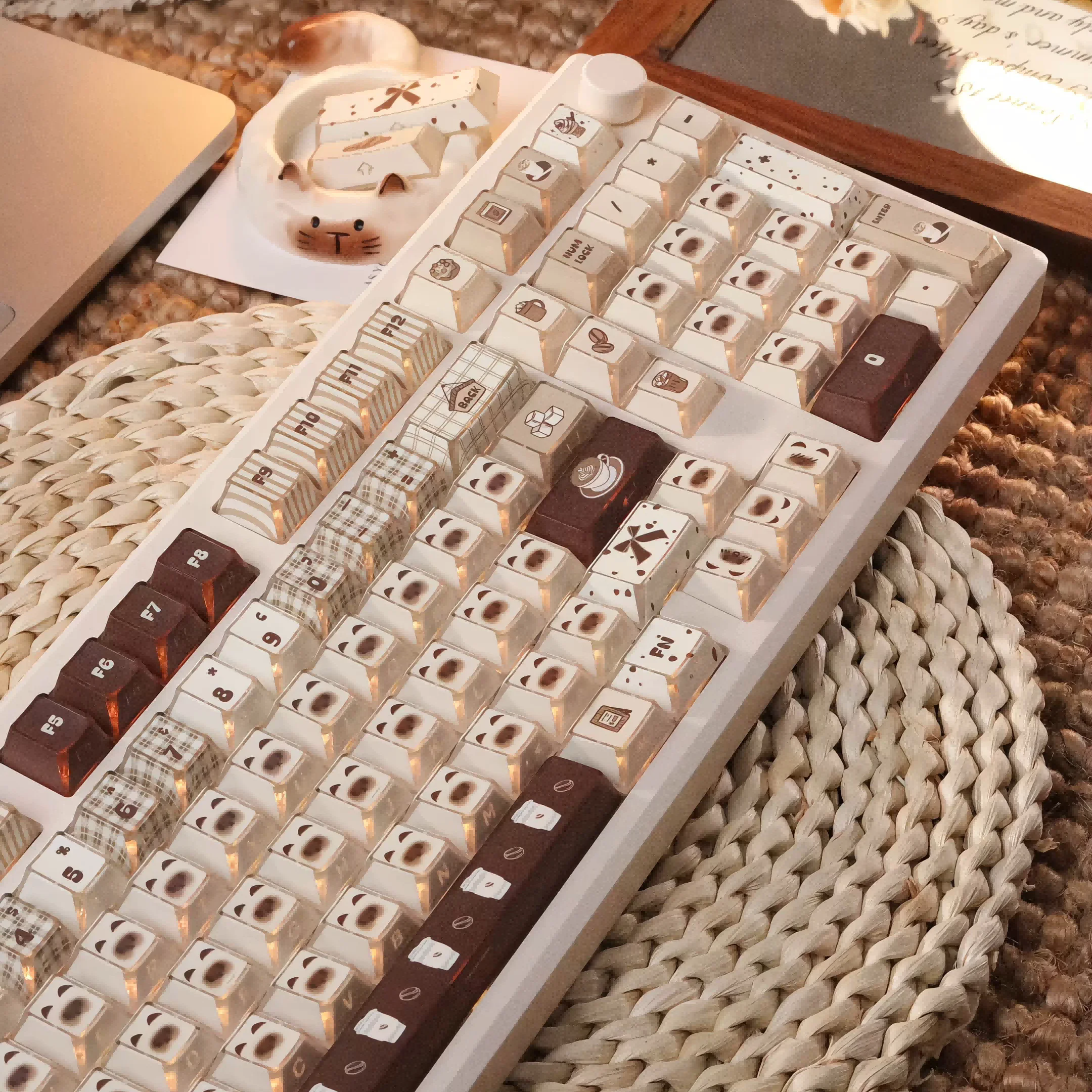 MAIMOOO Cute Keycaps Siamese Cat Cafe Cherry Side Carving Transparent PBT Thermal Sublimation Mechanical Keyboard Keycaps
