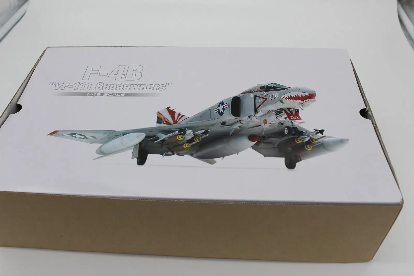 Academia 12232 1/48 USN F4 F-4B Phantom VF-111 The Sundowners avión de combate militar Hobby juguete plástico modelo Kit de montaje regalo