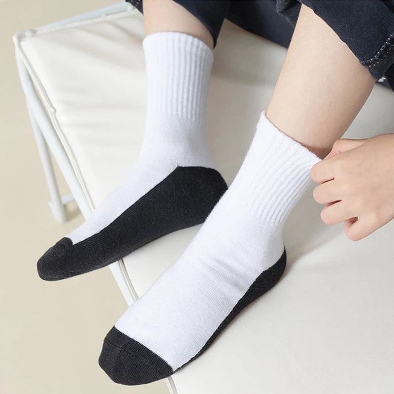 10 أزواج من القطن الخالص للأطفال الأولاد والبنات جورب للأطفال الصغار جوارب رياضية لطلاب المدارس لربيع الخريف جورب أنبوبي متوسط الموضة الناعمة