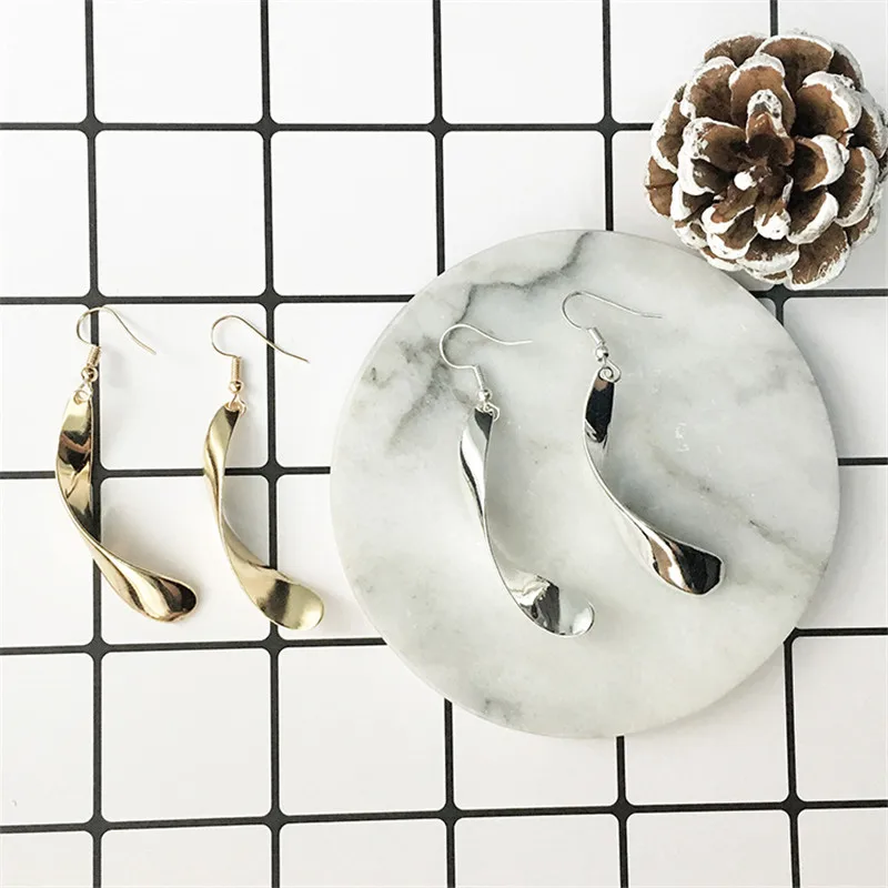 2026 New Fashion Women Metal Earrings High Quality Gold Color Spiral Wave Bending Earrings Charm Long Earrings Wholesale Gift