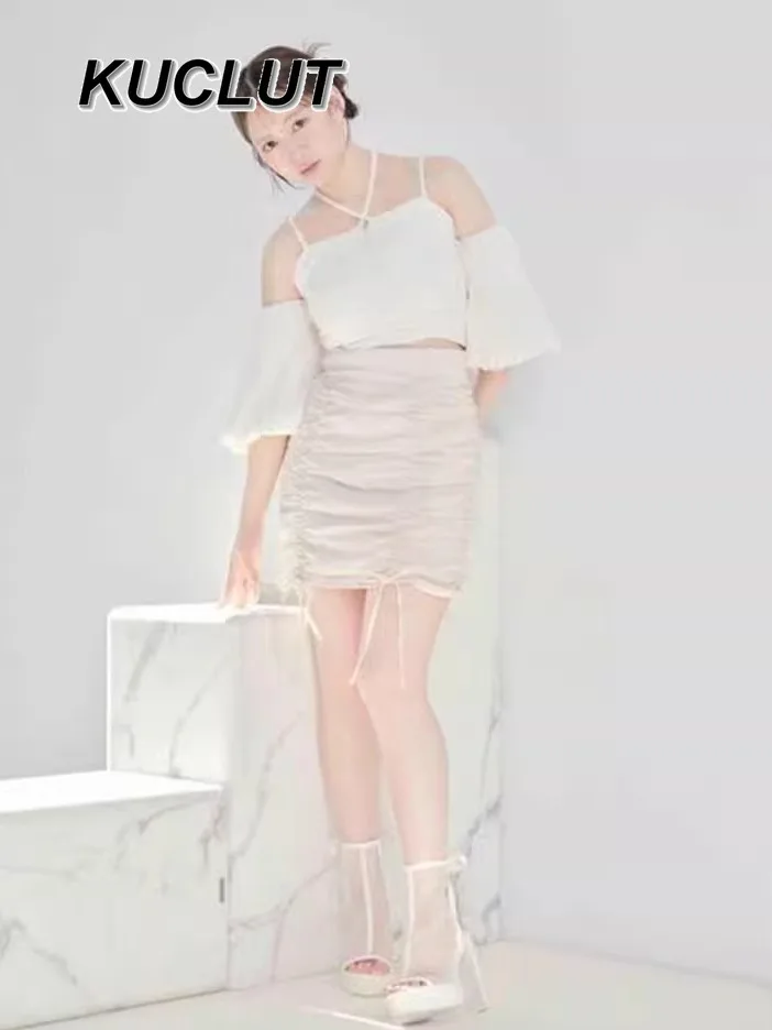 Słodka dziewczyna 2025 nowa plisowana na co dzień mała talia delikatna plisowana spódnica biodrowa jednokolorowa moda damska krótkie spódniczki lato