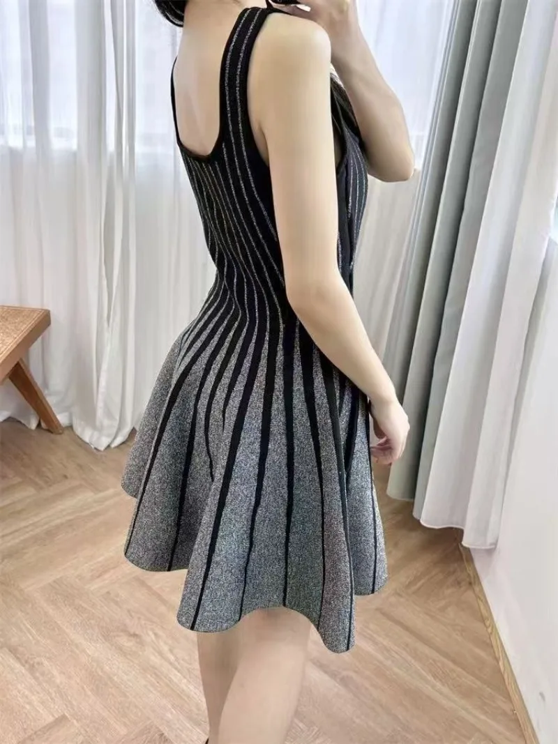 Fashion Contrast Color Slim Mini Dresses for Women Streetwear Trend Temperament Stripe Knitted Dress vestidos de tricô femenino