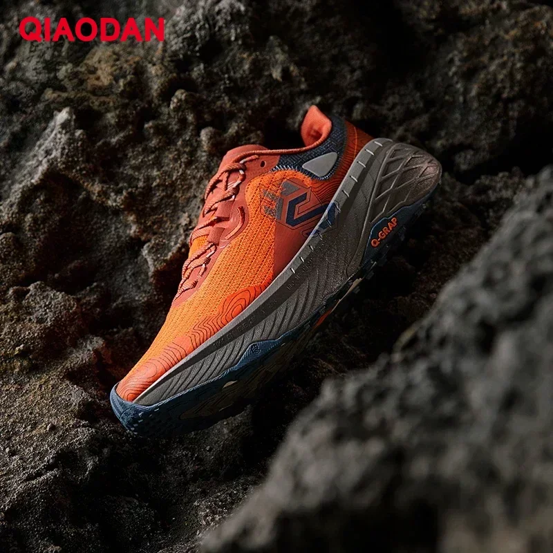 QIAODAN Hiking Shoes for Men 2023 New High Quality Breathable Casual Climbing Walking Anti-Slippery Male Sneakers FM13230711