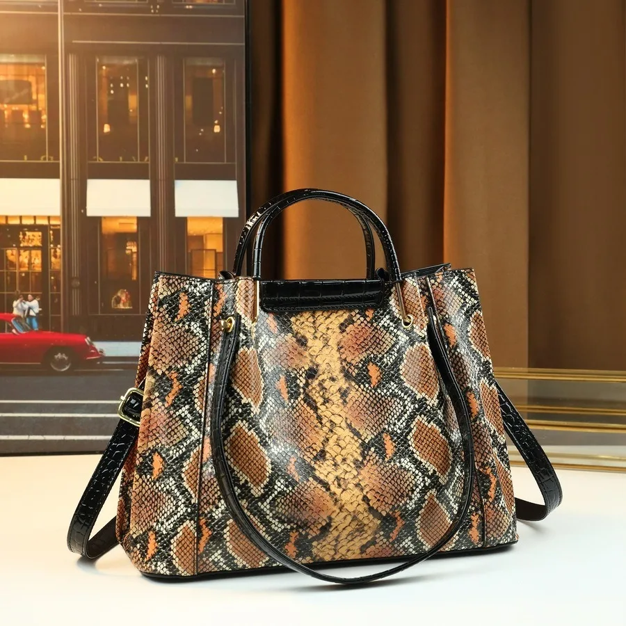 

Новая модная женская сумка-ведро 2026 года с узором под змеиную кожу, большая вместимость, универсальная, на одно плечо, через плечо, класса люкс