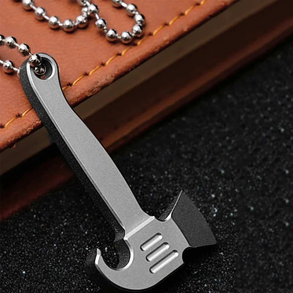 Mini titanium alloy pendant pry bar keychain pendant EDC multifunctional courier tool bottle opener