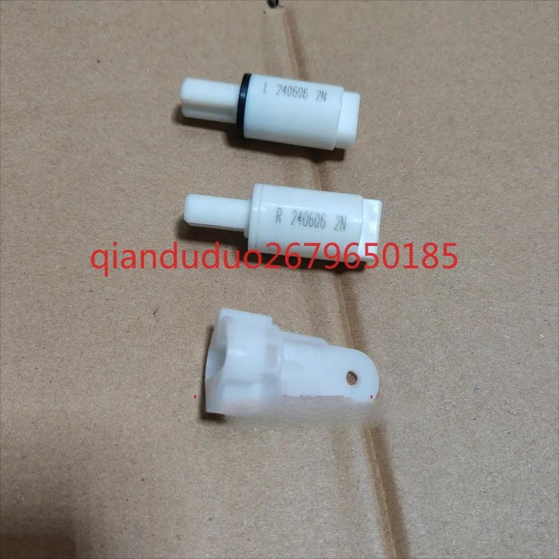 

Подходит для буферов верхней крышки 24060, 2N, демпферов, полок, кронштейнов, белых, креплений.