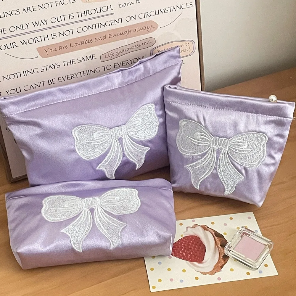 

Портативный шелковый косметический контейнер жемчужного цвета с ручкой, легкая дорожная сумка для туалетных принадлежностей с вышивкой и бантом, сумка для гигиенических салфеток