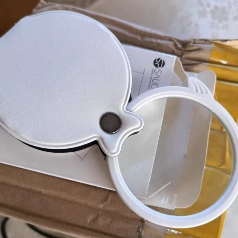 1PCS HD Portable folding Magnifying Glass Neck-worn Magnifier Helping Hands Reading Loupe