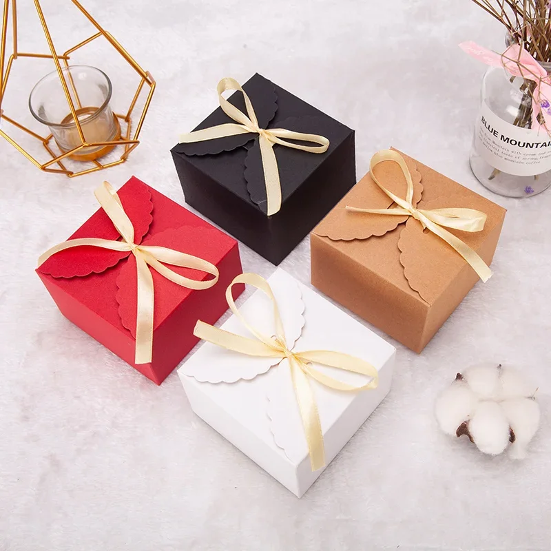 

50pcs Simple Lace Gift Pastry Paper Box Nougat Small Baking Packaging Square Box