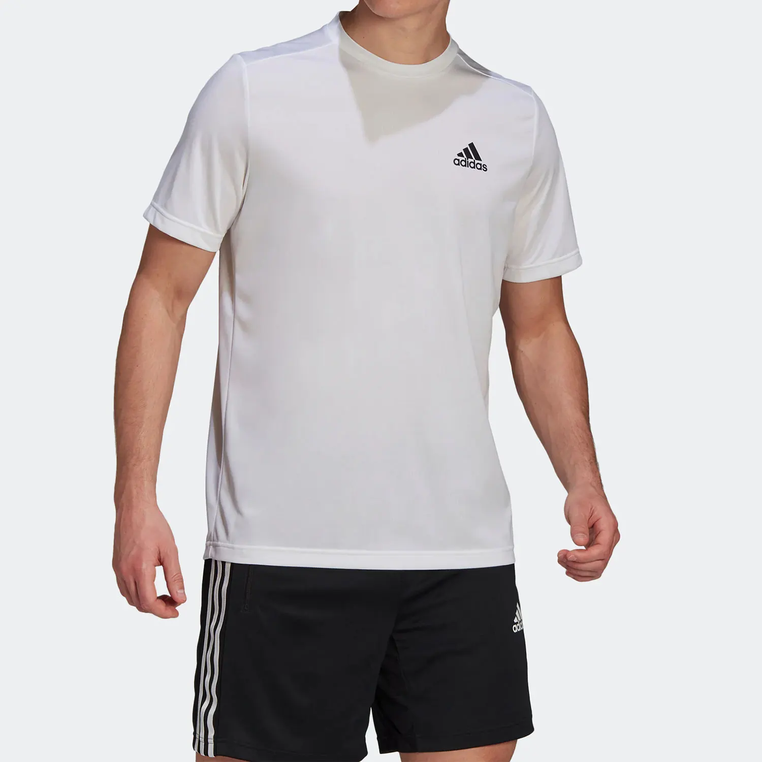 

Adidas Originals Men's Simple Fitness Short Sleeve for Summer GM5509