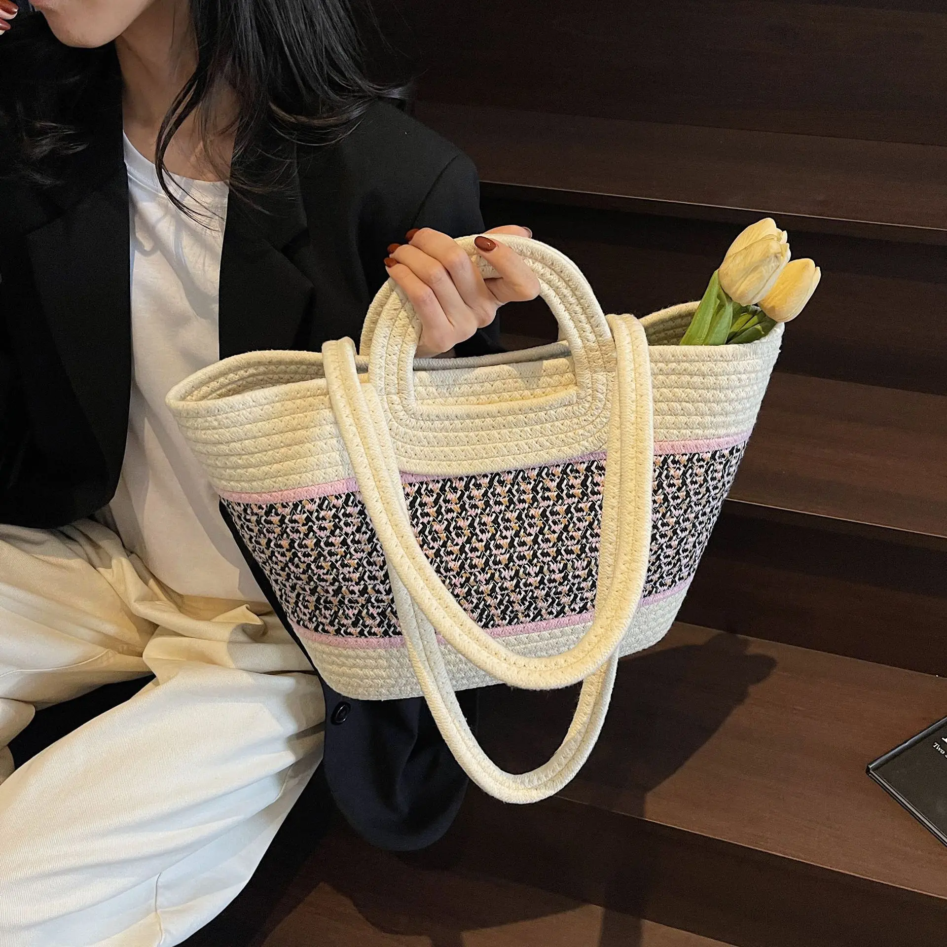 

2025 Boho Woven Tote Bag - Stylish Beach Basket Purse for Women, Spacious Straw Shoulder Bag for Vacation & Shopping