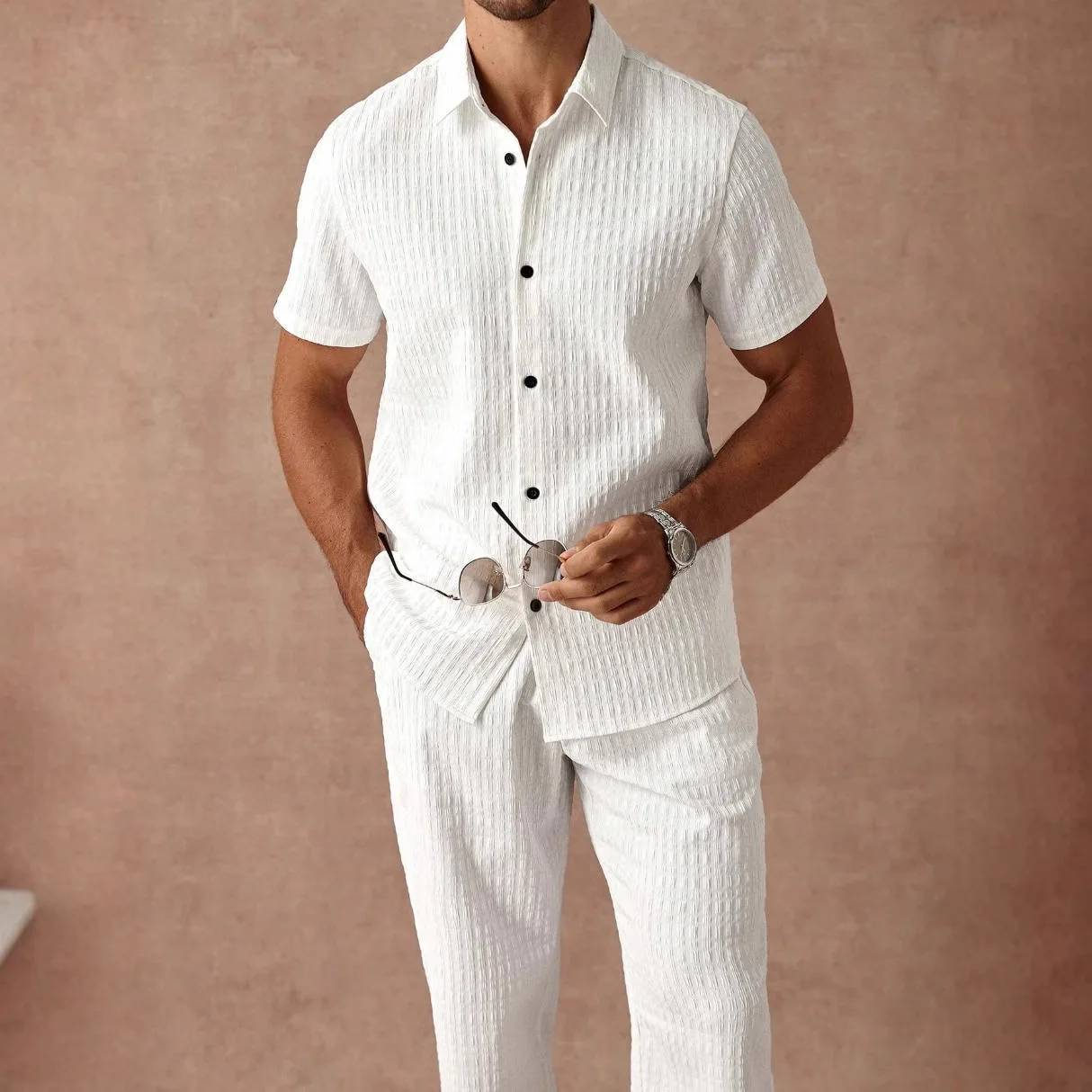 

2025 Новая мужская повседневная однотонная рубашка, лидер продаж, мужская летняя новая однотонная дышащая мужская рубашка с отложным воротником, длинные брючные костюмы