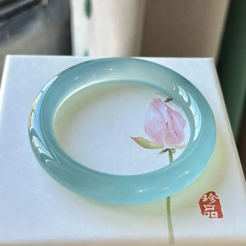 High-quality A-grade jadeite sky jade , translucent chalcedony blue agate bracelet, versatile gift