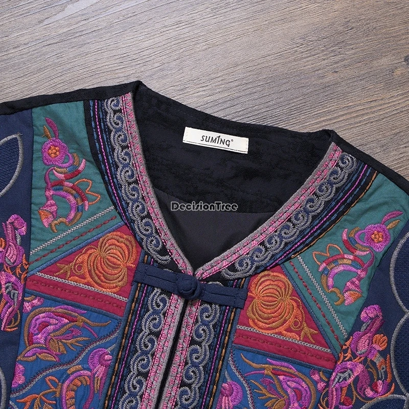 بلوزة نسائية جديدة موديل 2025 على الطراز العرقي الصيني مطرزة بنصف كم قصير تانغ معطف بتصميم كلاسيكي فضفاض غير رسمي t1 #4