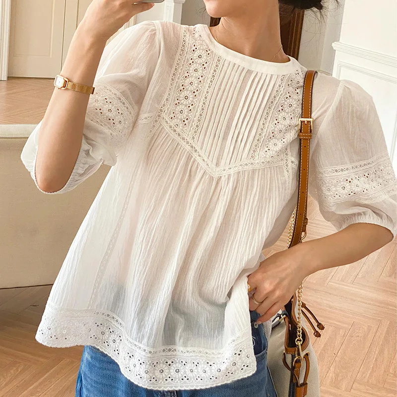 

French Style Lace Embroidery Blouse Shirt Summer Women White Cotton Hollow Out O-Neck Short Sleeve Ladies Vocation Loose Tops
