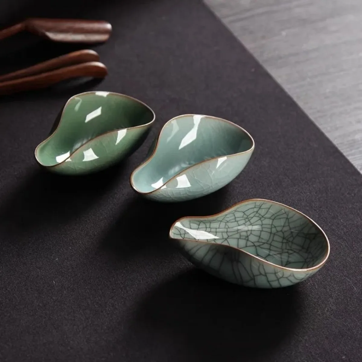 Longquan Celadon Cha He Kung Fu Holder Tea Presentation Vessel Porcelain Tea Boxes Saucer Tea Set Accessories Tea Ceremony