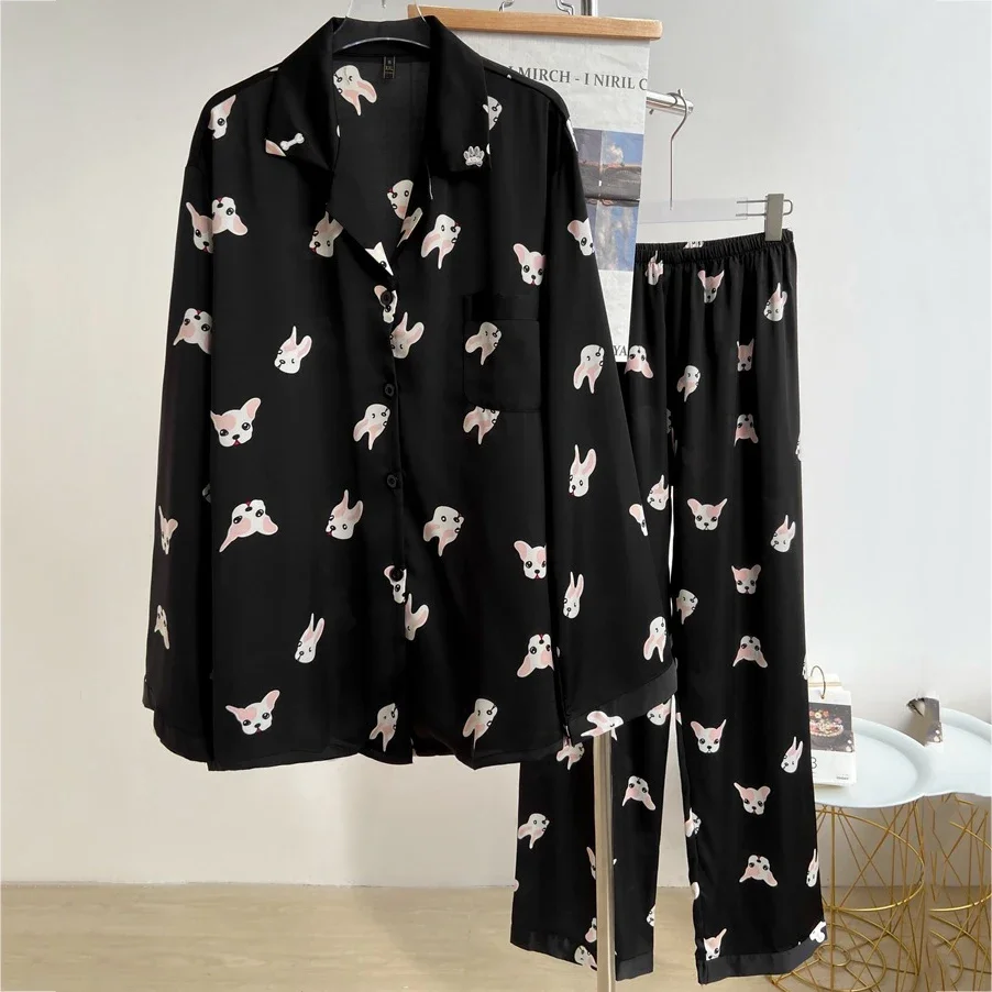 Conjunto de pijamas de pareja para primavera y otoño, ropa de dormir con estampado bordado de dibujos animados, pantalones negros para amantes, ropa de descanso, pijama de satén para el hogar