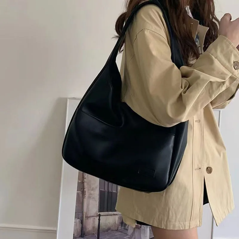 Große Tragetasche, neue schwarze Lederhandtasche, schlichte, lässige Damenhandtasche für den täglichen Gebrauch, modische und vielseitige Umhängetasche. – Detail 2