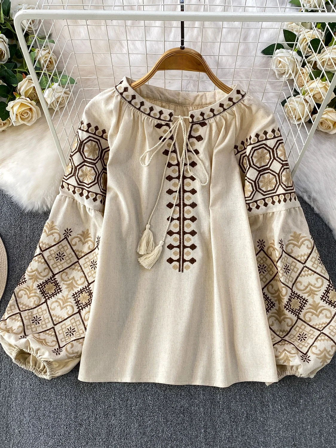 Retro Artistic Geometric Embroidery Shirt Women's Loose Lantern Sleeve round Neck Spring Autumn Slimming Top