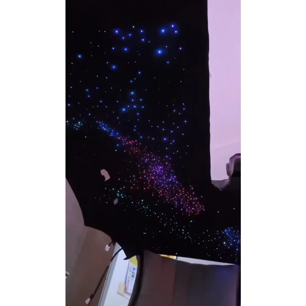 

Уникальный четырехцветный потолочный светильник Starlight для универсального освещения